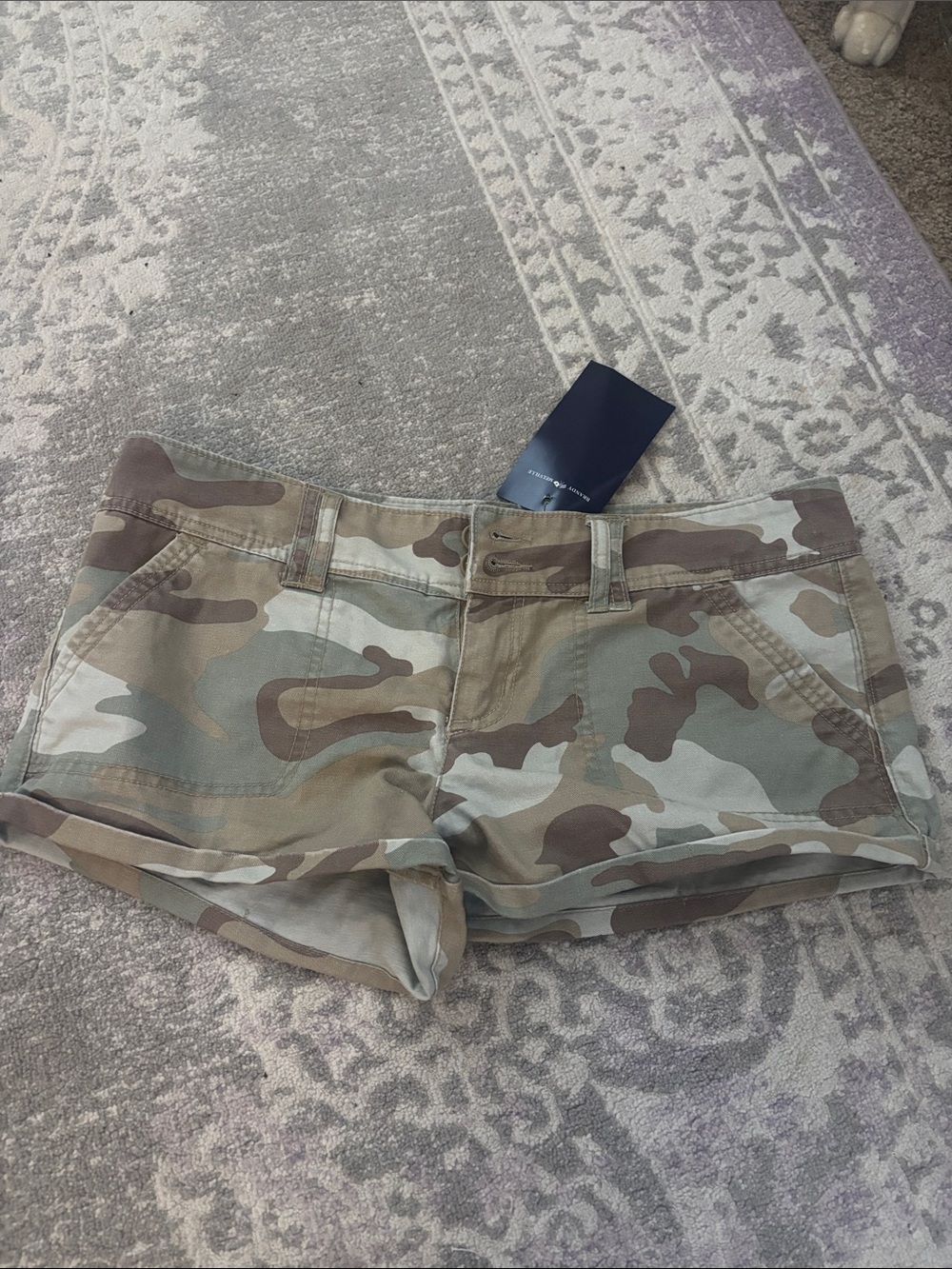 Brandy melville- Women’s Camo Cotton Blend Shorts - Green/Khaki